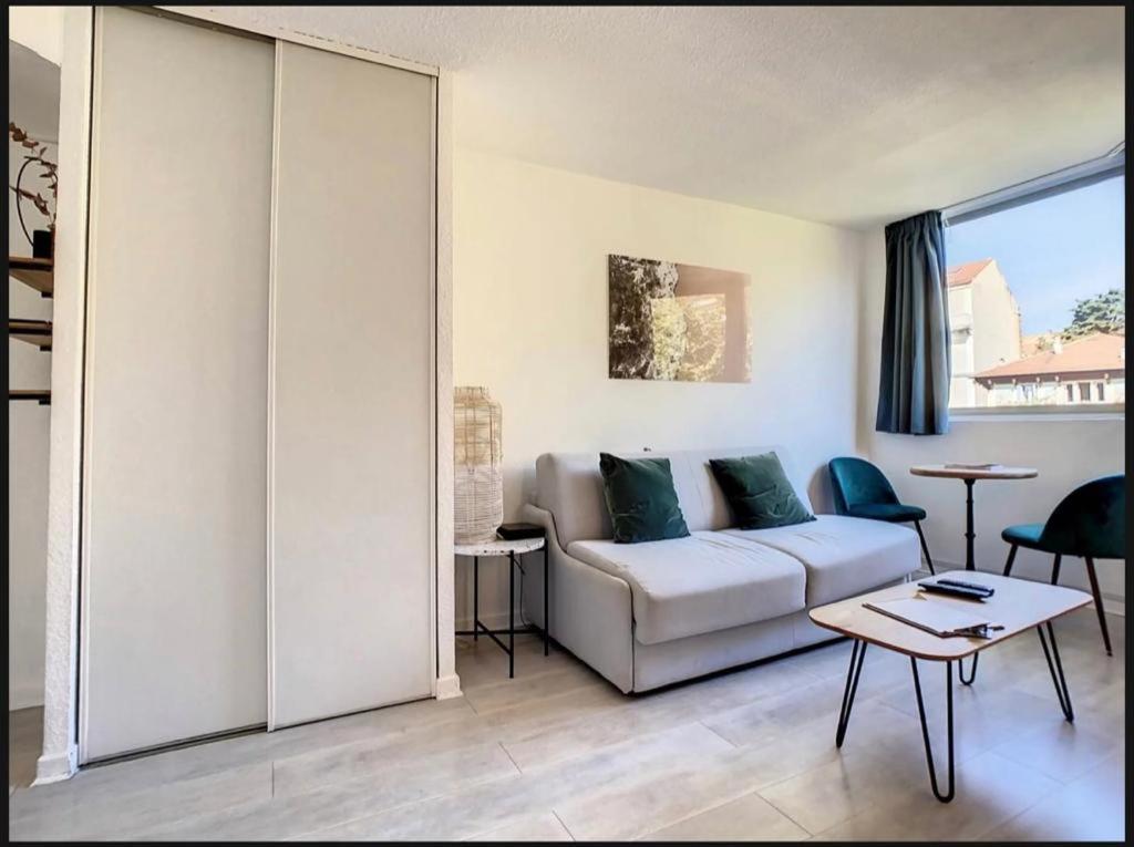 Studio Contemporain Avec Piscine Proche De La Mer Cannes Zewnętrze zdjęcie